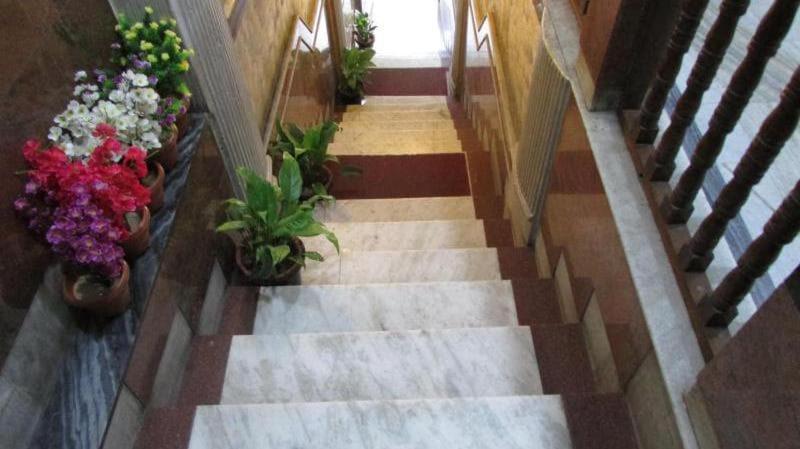 Khaja Habib Hotel Calcutta Buitenkant foto
