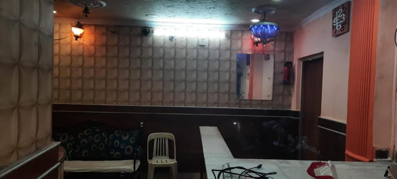 Khaja Habib Hotel Calcutta Buitenkant foto