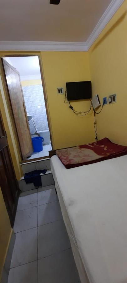 Khaja Habib Hotel Calcutta Buitenkant foto