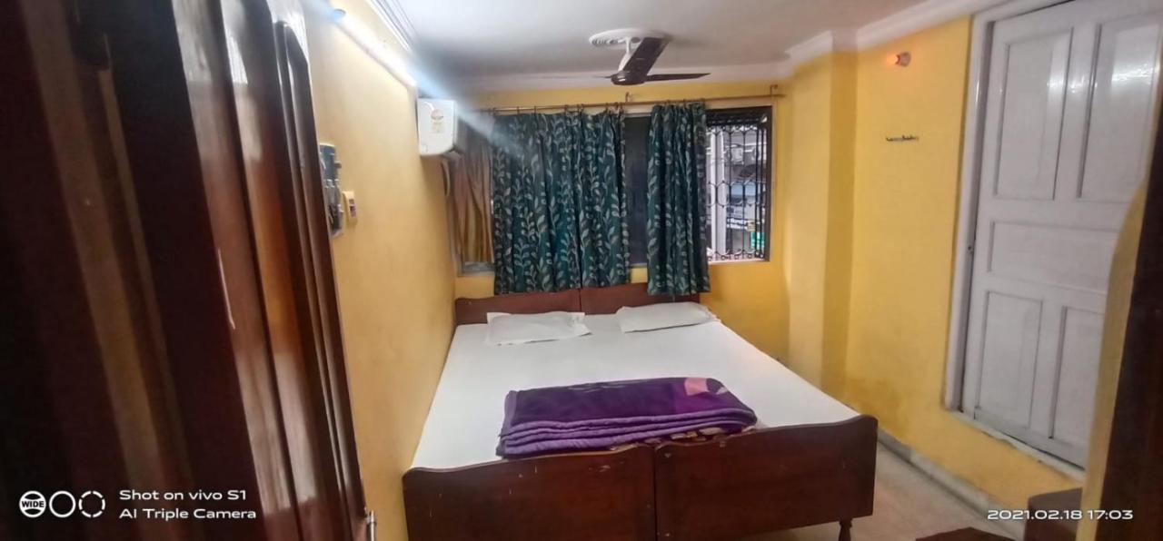 Khaja Habib Hotel Calcutta Buitenkant foto