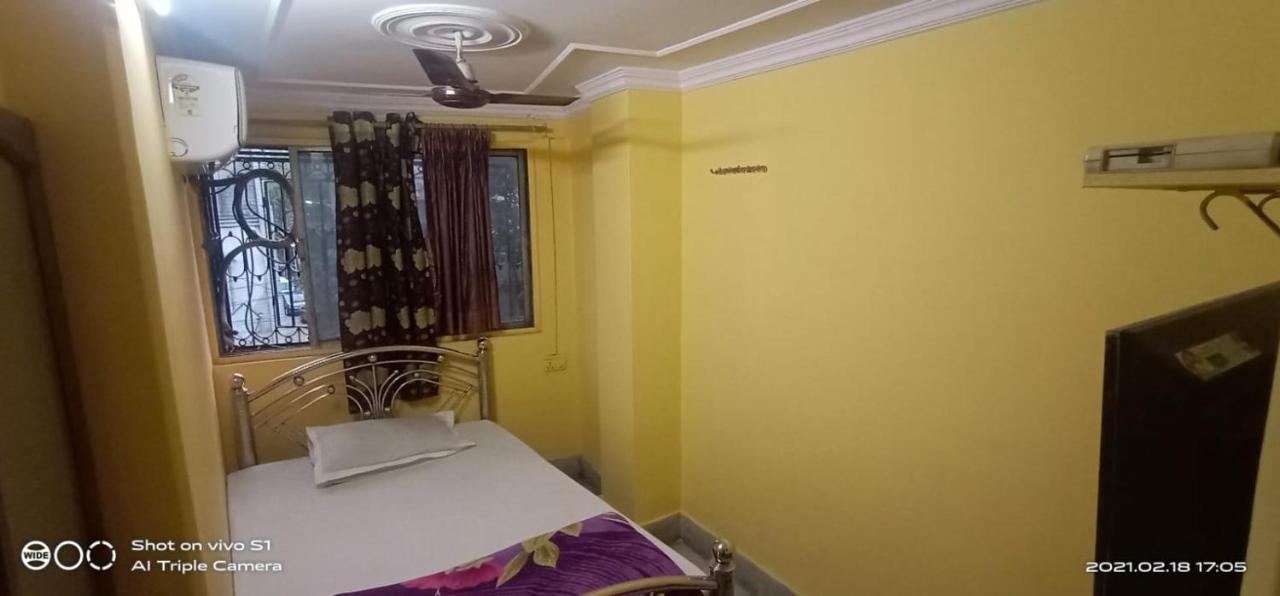 Khaja Habib Hotel Calcutta Buitenkant foto