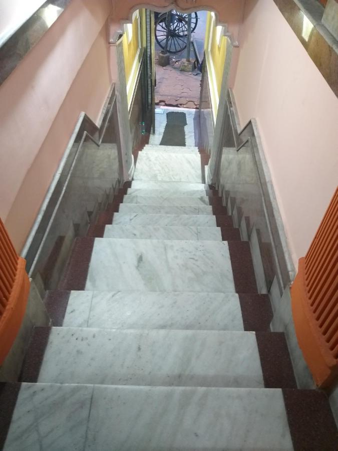 Khaja Habib Hotel Calcutta Buitenkant foto