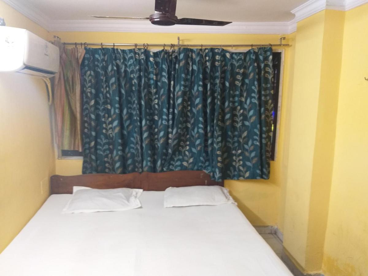 Khaja Habib Hotel Calcutta Buitenkant foto